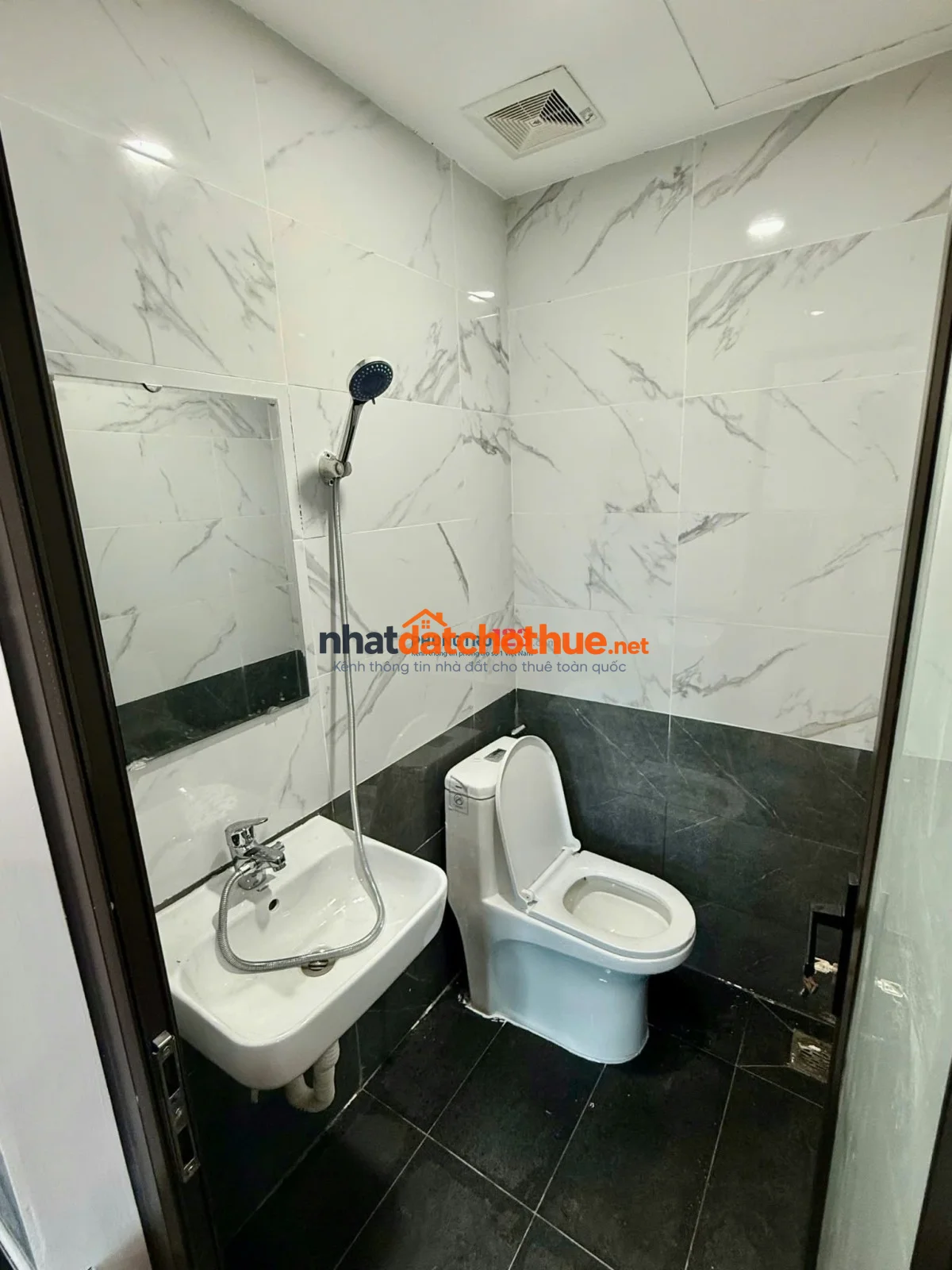 GÓC NHƯỢNG TRỌ : Mình cần pass trọ đầu tháng 11 vào ở, nhà mới xây, pccc, nội thất đầy đủ, vskk, khô