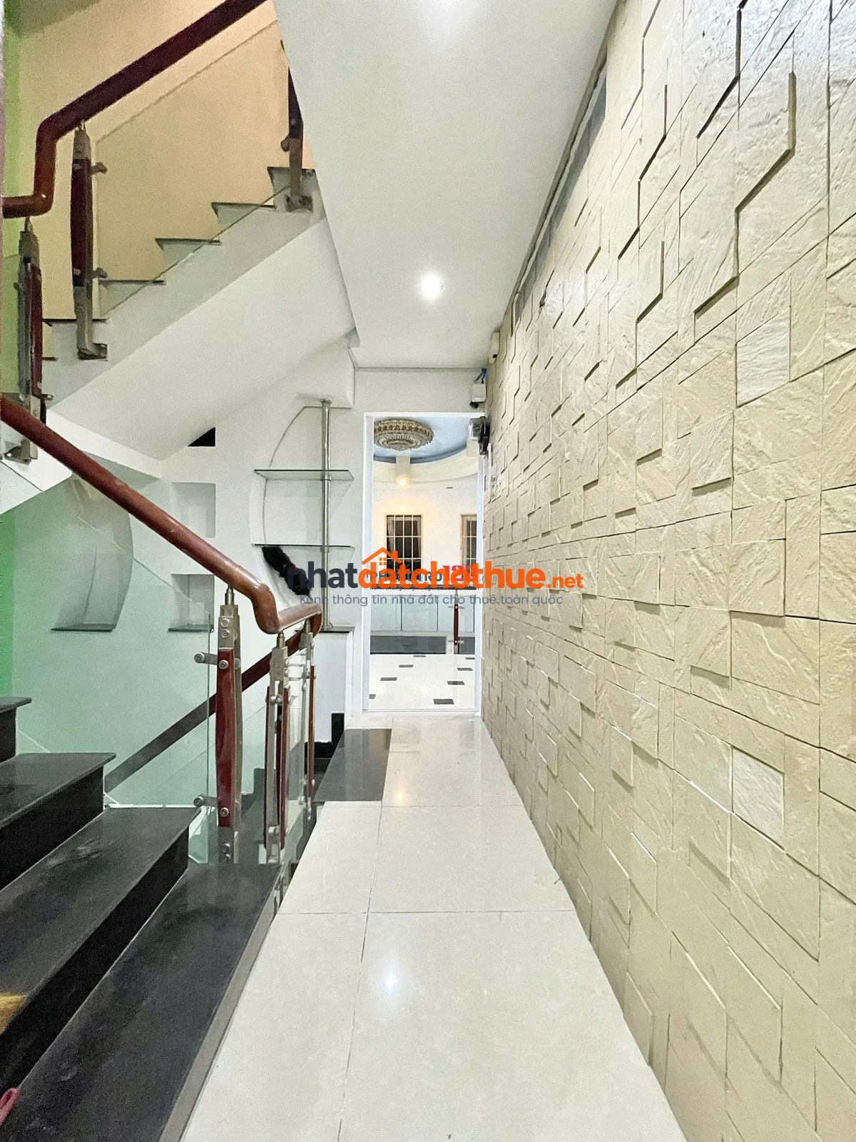 FULL NỘI THẤT TÁCH BẾP RIÊNG LẦU 1 BÙI ĐÌNH TÚY BÌNH THẠNH SÁT Q1 MÁY GIẶT RIÊNG 1