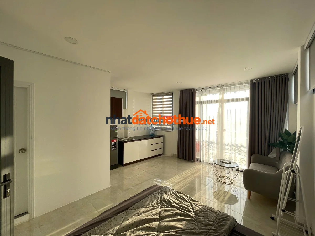 PHÒNG FULL NỘI THẤT BAN CÔNG BẾP DÀI NGUYỄN THƯỢNG HIỀN BÌNH THẠNH THANG MÁY 1