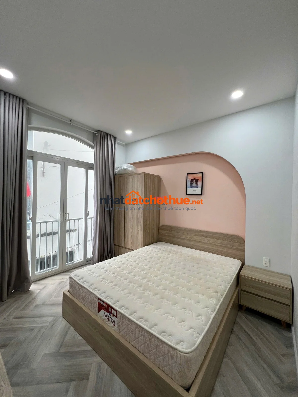 CĂN HỘ CAO CẤP FULL NỘI THẤT, BAN CÔNG RỘNG THOÁNG, TRANG BỊ SMART TIVI TẠI TRƯƠNG QUỐC DUNG, PHÚ NH