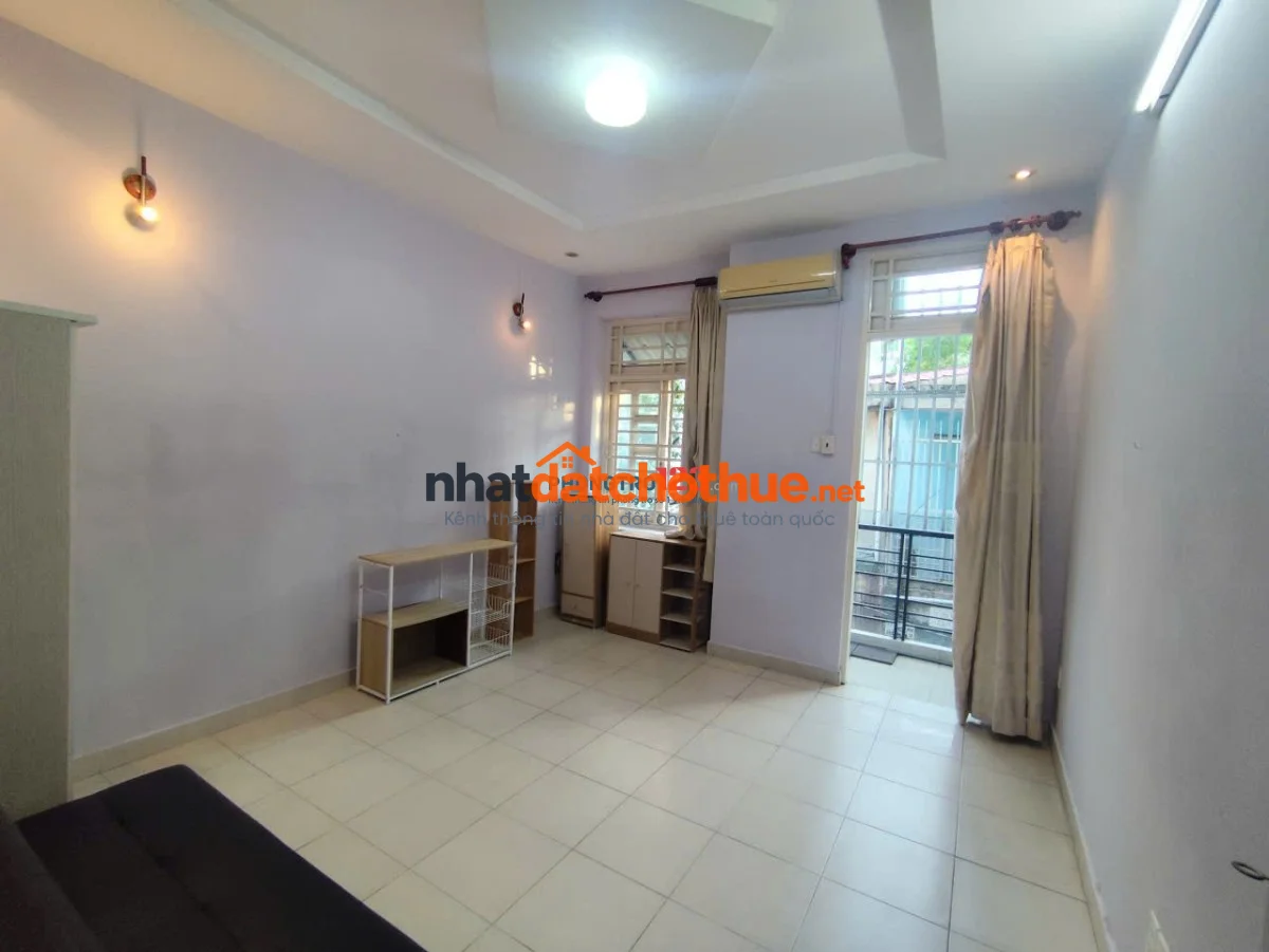 Chuyển chỗ làm , cần bass phòng ban công
