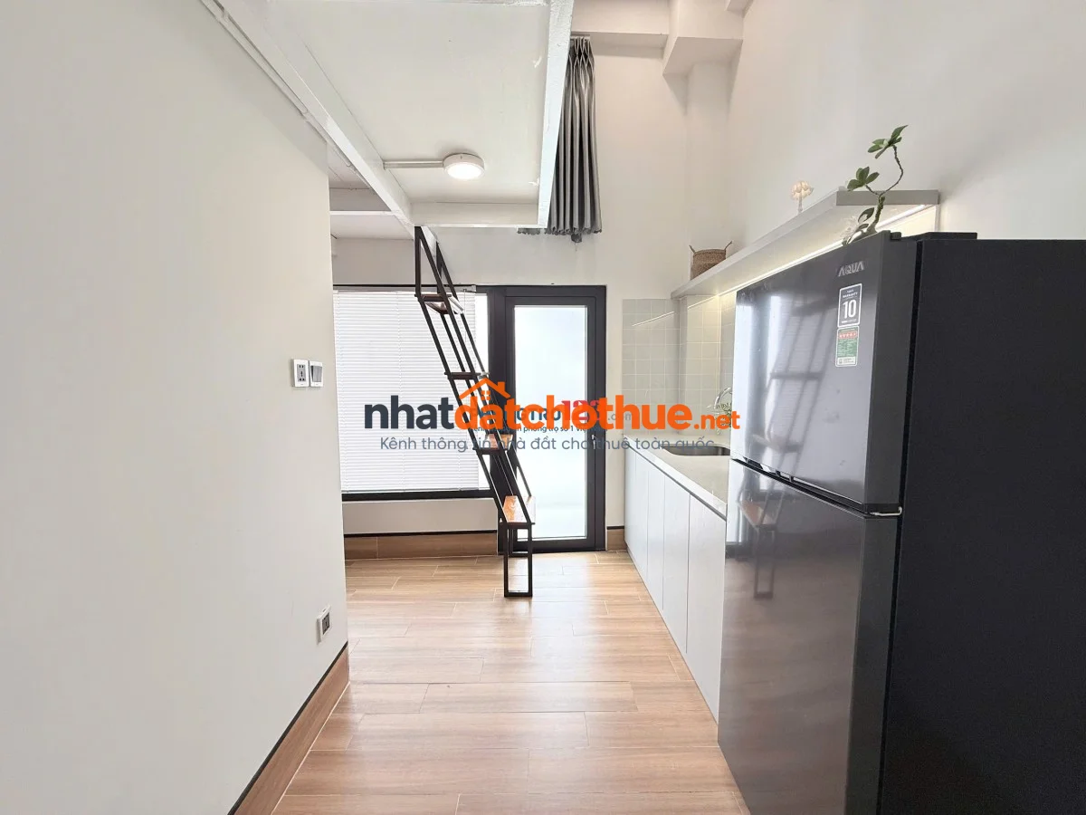 Cho thuê phòng gác lửng ban công rộng, full nội thất – Bình Thạnh đi bộ qua UEF, Hồng Bàng, Hutech 1