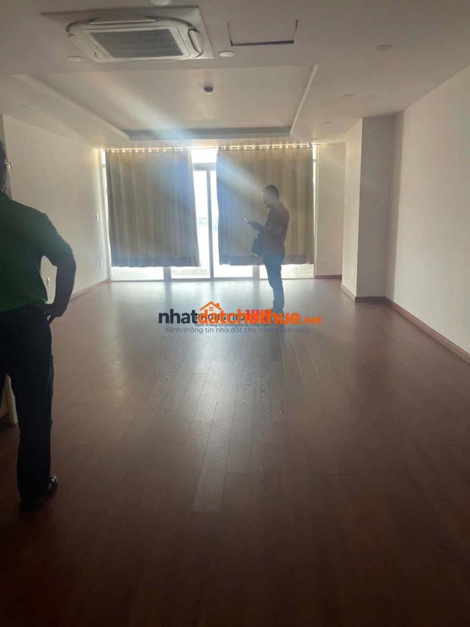 Cho thuê Central, Phạm Văn Hai, TB: 22triệu, 200m2, không nội thất, 3PN 1