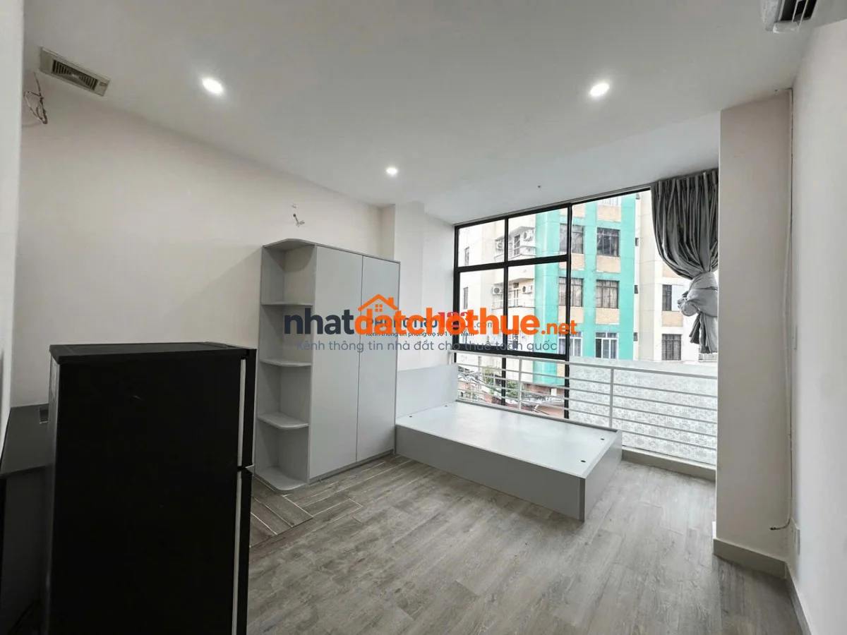 Cho thuê phòng cửa kính lớn, thoáng – Điện Biên Phủ, Bình Thạnh đối diện UEF, HUTECH, HIU, Hàng xanh 1