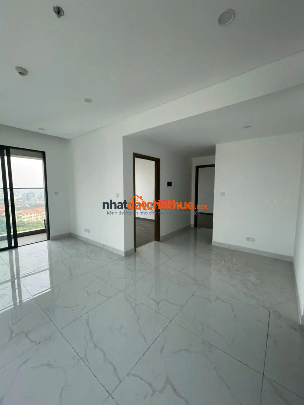 Chung cư Sacomrel-584, Lũy Bán Bích 3PN, 105m2, ko nội thất giá 11 Triệu/th. 1