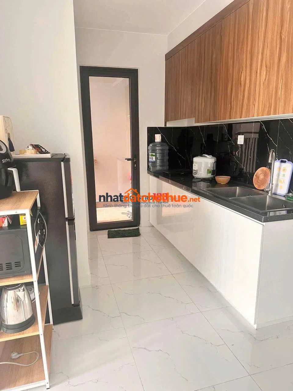 Cc Nguyễn Thượng Hiền ,BT. DT 70m2 2PN , NTCB , Giá 10Tr 1