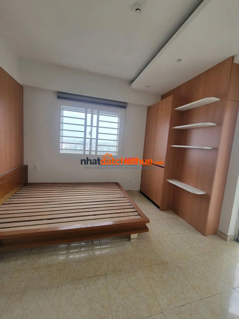 Căn 3 phòng ngủ sẵn nội thất C/c Hoa Sen- Lạc Long Quân giá 15tr/tháng 1