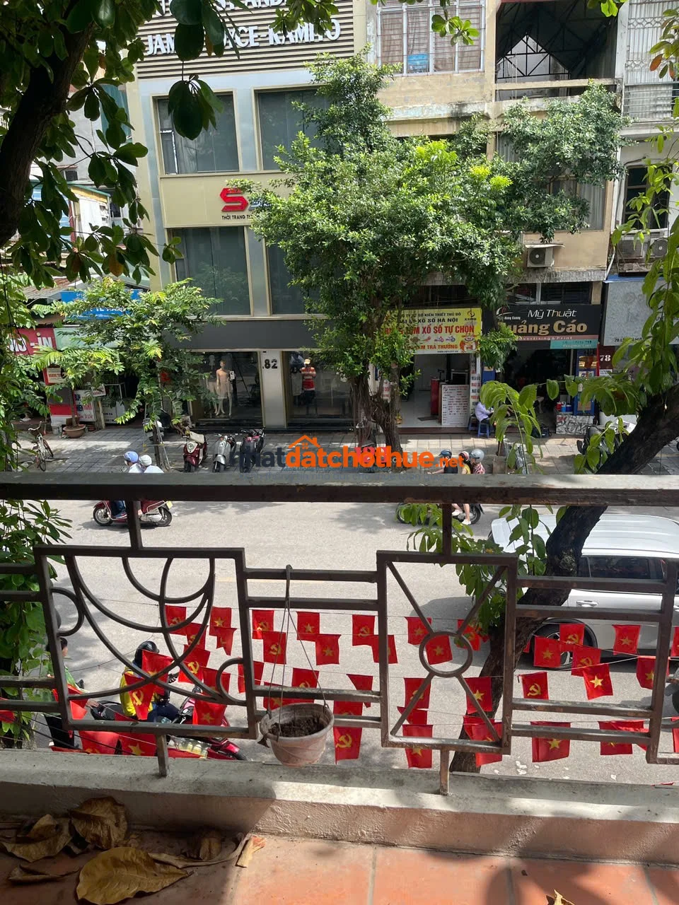 CHO THUÊ NHÀ MẶT PHỐ LÊ VĂN HƯU, HOÀN KIẾM 75m², 3 TẦNG CÁCH HỒ GƯƠM 1KM 18TR/THÁNG