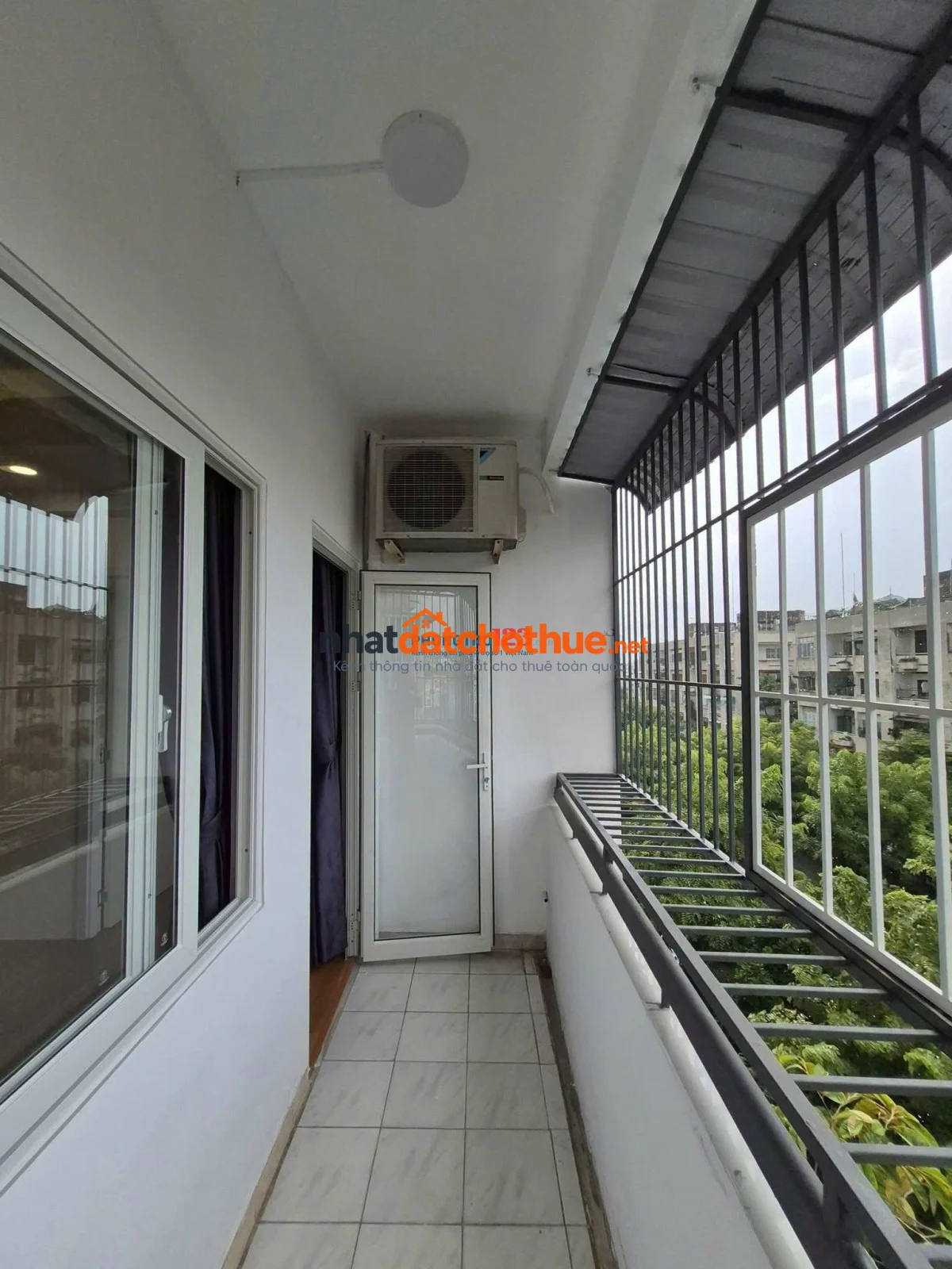 Chung Cư Phan Xích Long-2PN/ 70m2, NT cơ bản, giá 10 tr/th