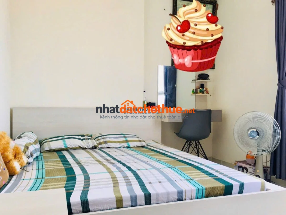 Chung cư Phú Thạnh, Nguyễn Sơn, TP: 70m2, 2p ngủ, 8tr, nội thất