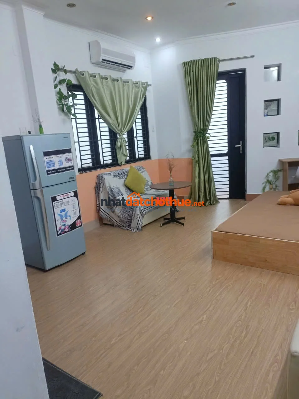 Mã P06 giá 6tr5 Studio ban công 25m2 có cửa sổ rộng, lầu 2.5 (qua tầng lửng) 1
