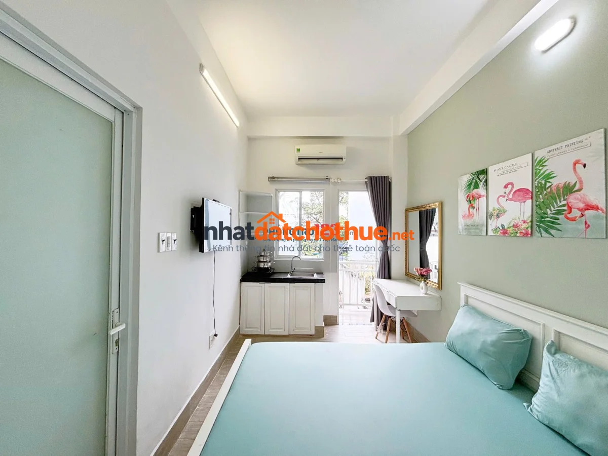CĂN HỘ BANCON FULL NỘI THẤT Ở NGUYỄN TRÃI NGAY CHỢ BÀU SEN, GẦN ĐH SP, ĐH KHTN, UEH, Y DƯỢC.