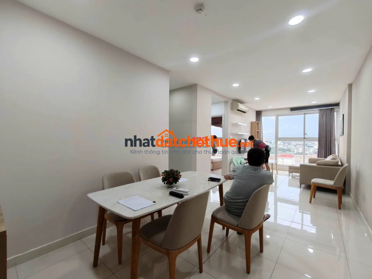 Central Plaza- Full NT, nhà mới, 2PN, Giá 14 triêu/th, 73m2 đang trống sẵn.