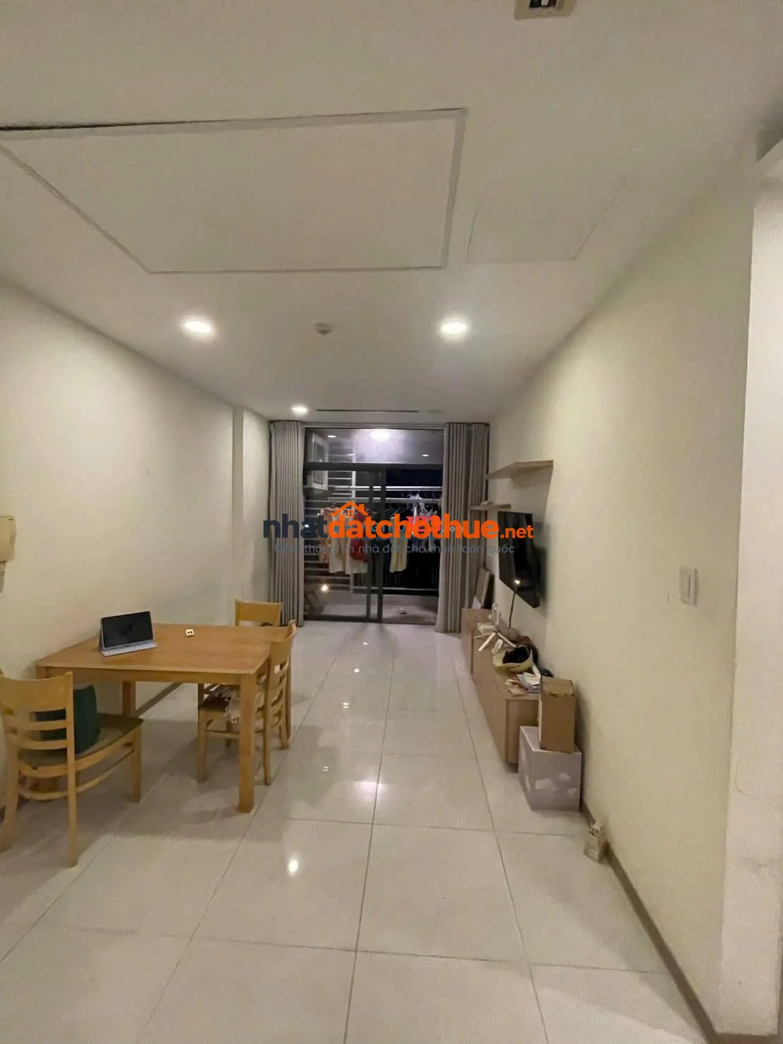 Oriental Plaza-Âu cơ Tân Phú, 2PN full NT Giá 10,5 tr/th trống sẵn, 75m2. 1