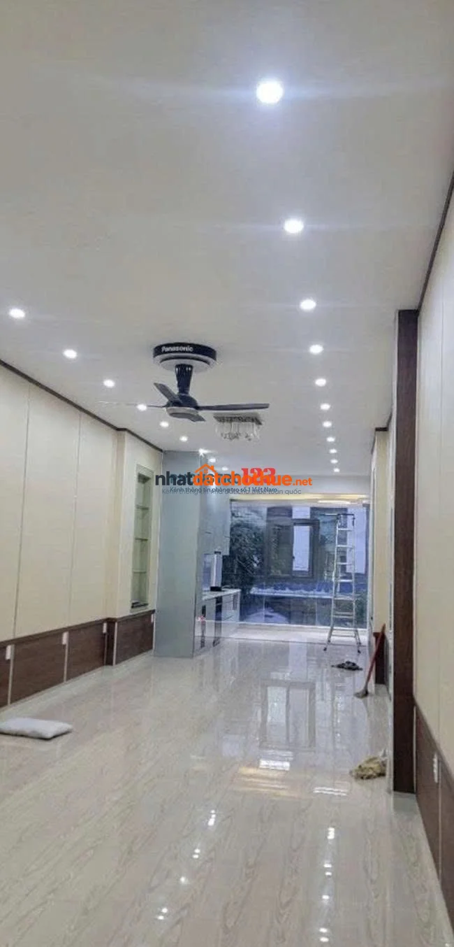 Nhà nguyên căn (1 trệt mặt bằng kinh doanh-1 lầu 2 PN) 139m2 giá 15tr/th