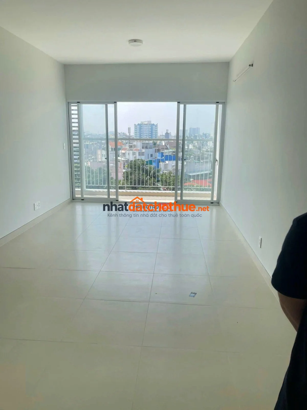 Cho thuê Harmona-Trương Công Định 109m2, 3PN, 2WC, kO nt, Giá 13,5 tr/th