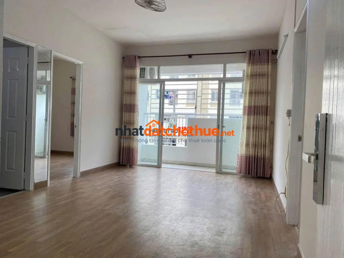 Căn Hộ Oriental Plaza- 116m2, 3PN, Nội thất cơ bản, giá 13.5 tr/th 1