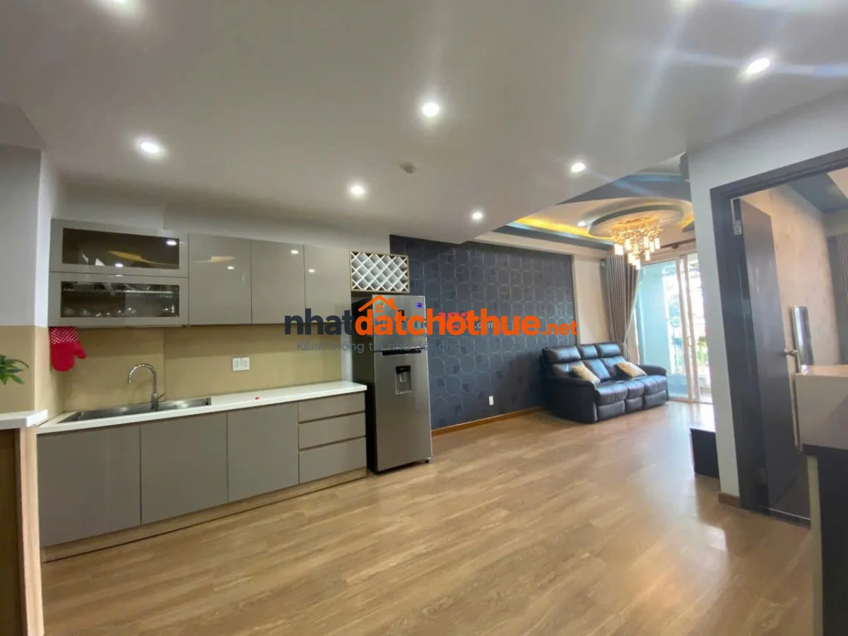 Chung cư Phú Thạnh. Nguyễn SƠn, TP: 3p ngủ, Full NT, 110m2, 10tr