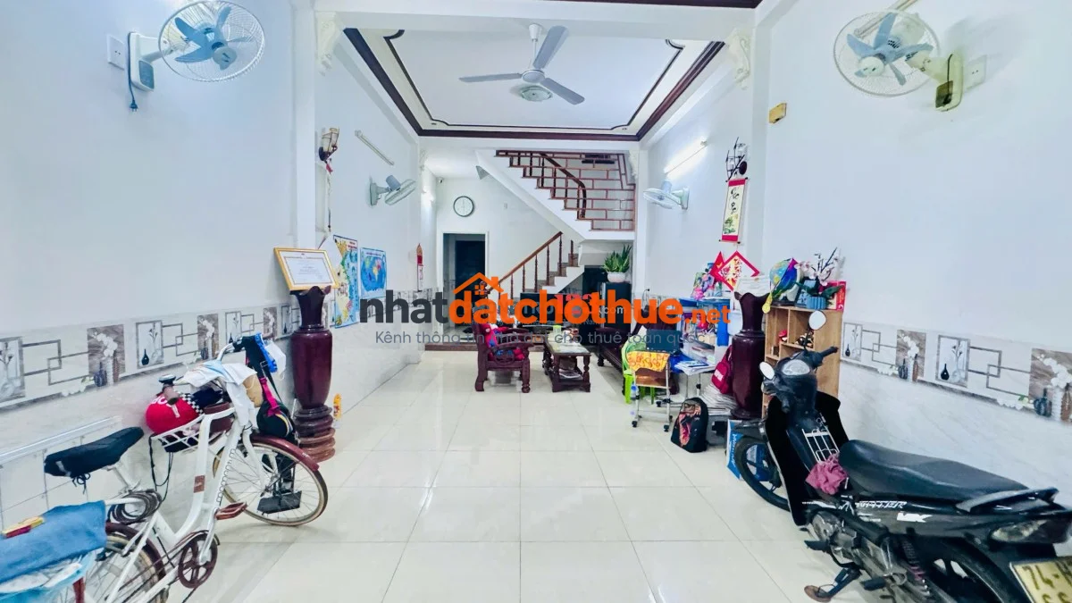 Cho thuê toàn bộ gian nhà mặt tiền Tiên Sơn 2