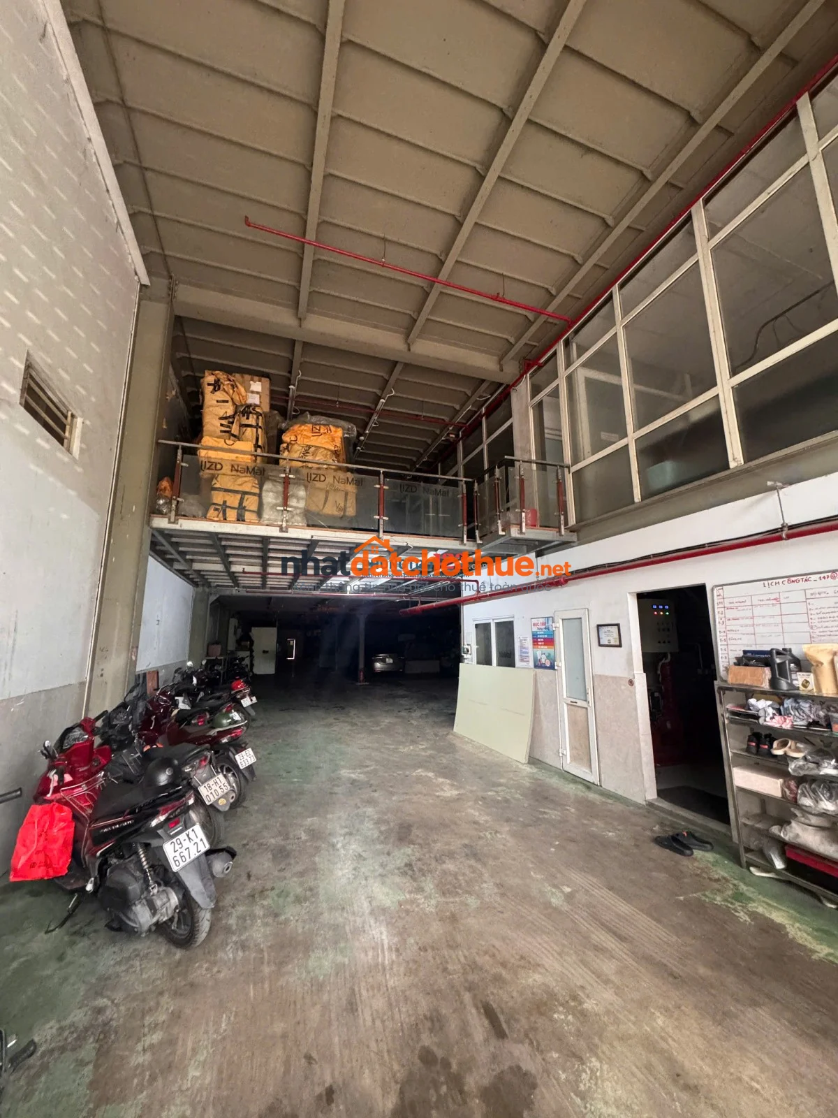CHO THUÊ KHO XƯỞNG MẶT PHỐ ĐỊA CHỈ 147-149 BÁT KHỐI–KẾT HỢP VĂN PHÒNG, SHOWROOM & LOGISTICS ĐỈNH CAO