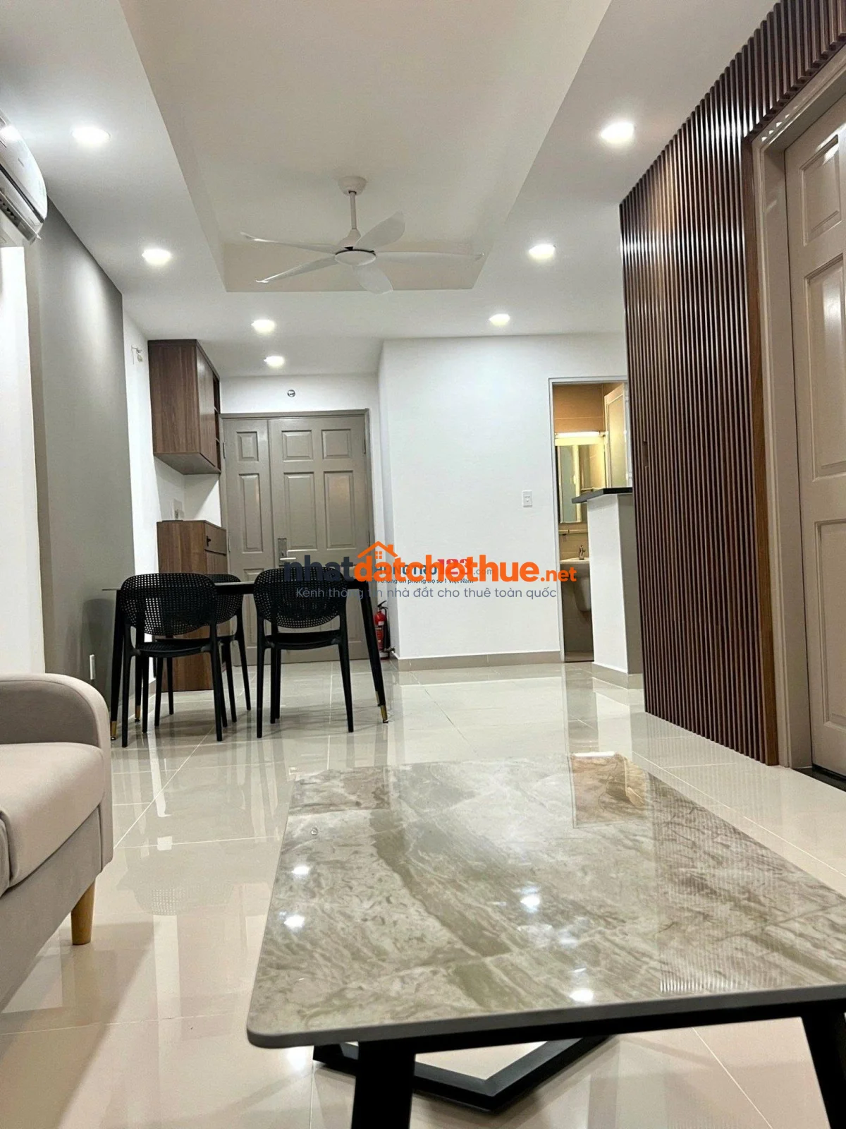 Cho thuê The Manor 2-Nguyễn Hữu Cảnh căn 2p ngủ, NTCC giá 17tr/tháng