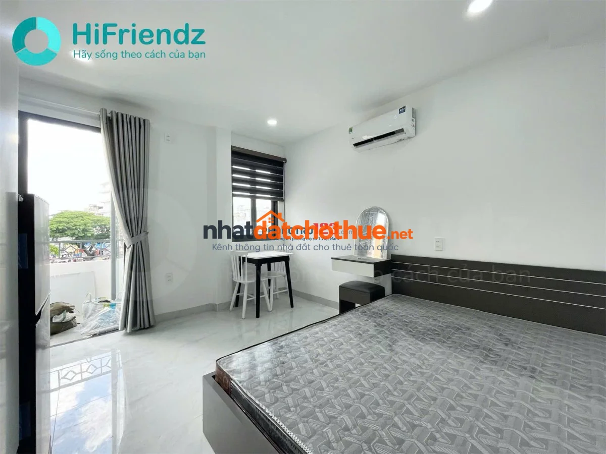 PHÒNG CÓ BAN CÔNG RỘNG CỬA SỔ THOÁNG FULL NỘI THẤT XÔ VIẾT NGHỆ TĨNH BÌNH THẠNH, GẦN UTH HUTECH UEF