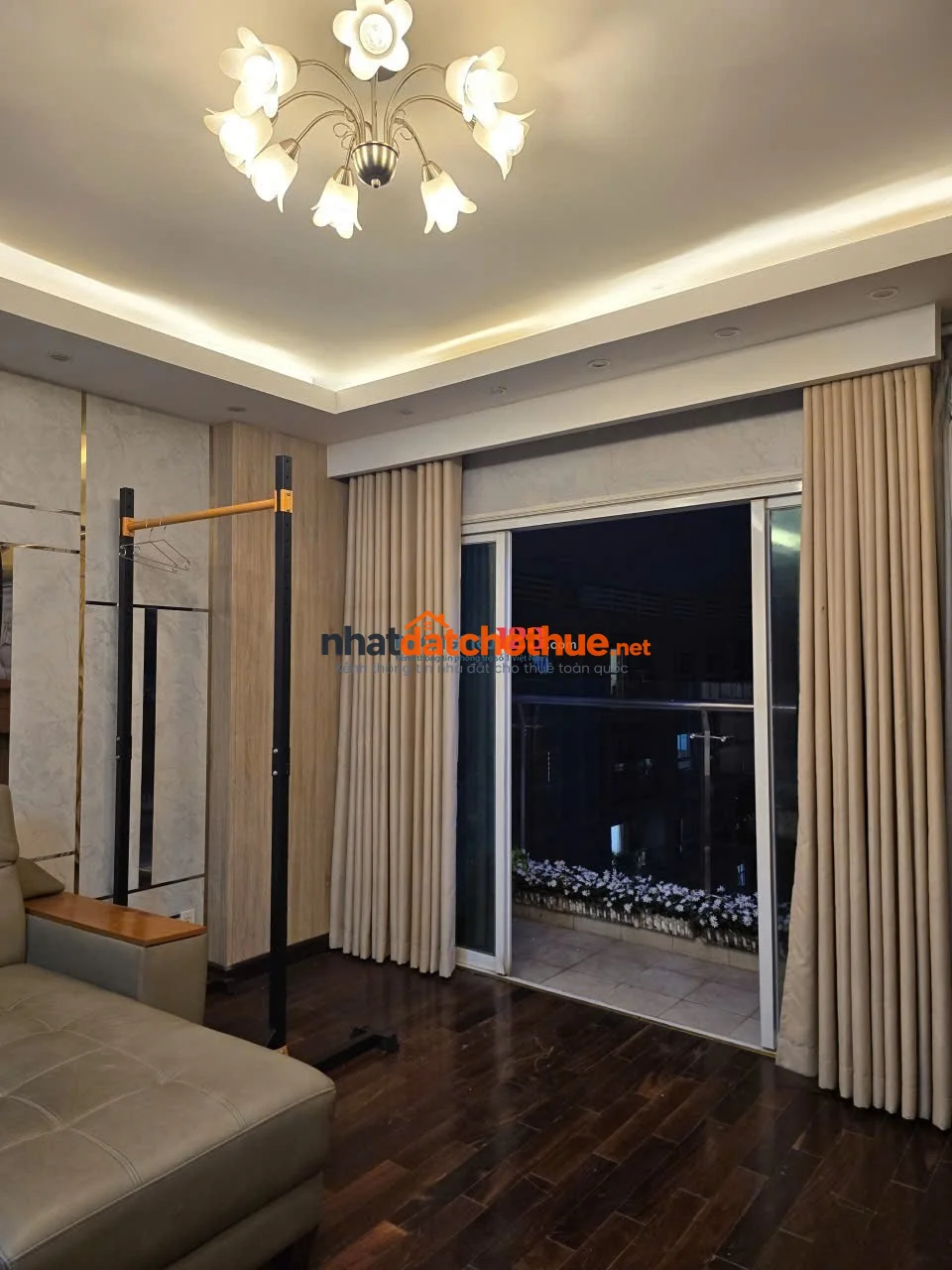 Lữ Gia Plaza-Quận 11 Căn góc 2 Ban Công 109m2, 3PN giá 14tr/th Full nội thất