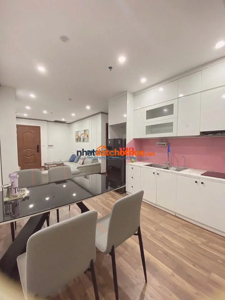 Cần cho thuê căn 2PN C/c Xi Grand Court, Lý Thường Kiệt giá 17tr/tháng