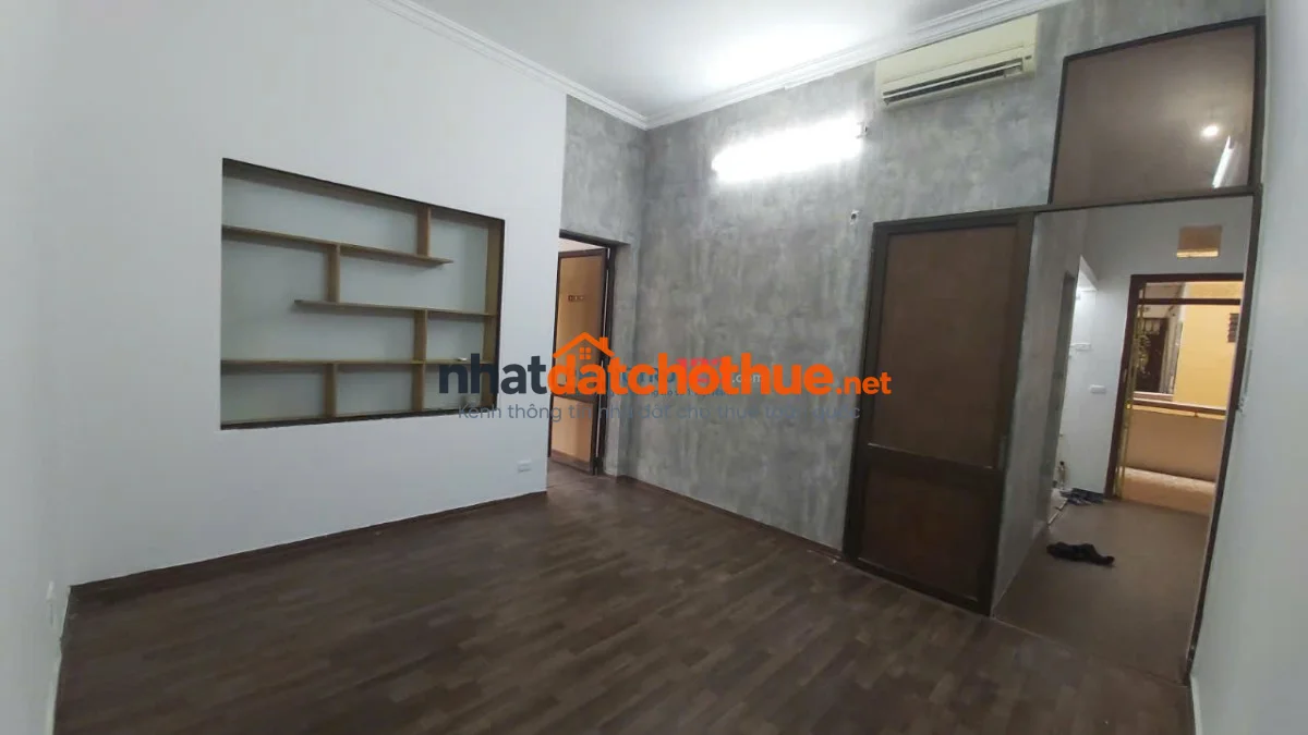 Chính chủ cho thuê nhà căn hộ tập thể tầng 4 - số 5 Trúc Khê, Đống Đa, Hà Nội. 1