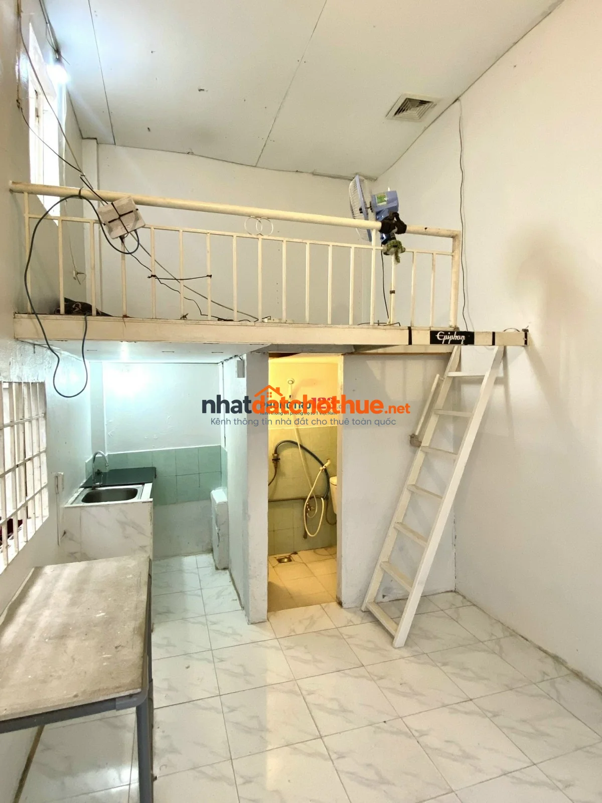Phòng trọ gác lửng gần Vinhome Tân Cảng
