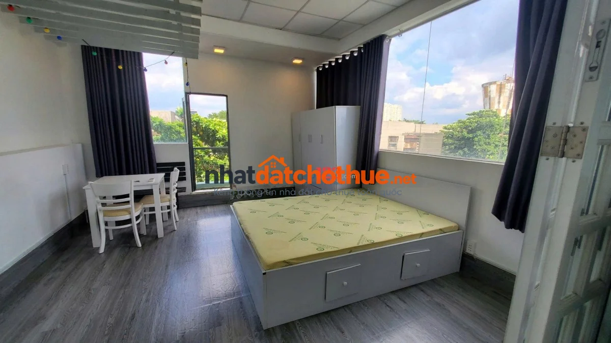 Cho thuê 1 phòng ngủ tách bếp siêu thoáng ban công Bình Thạnh gần VLU, FTU2, UTH.