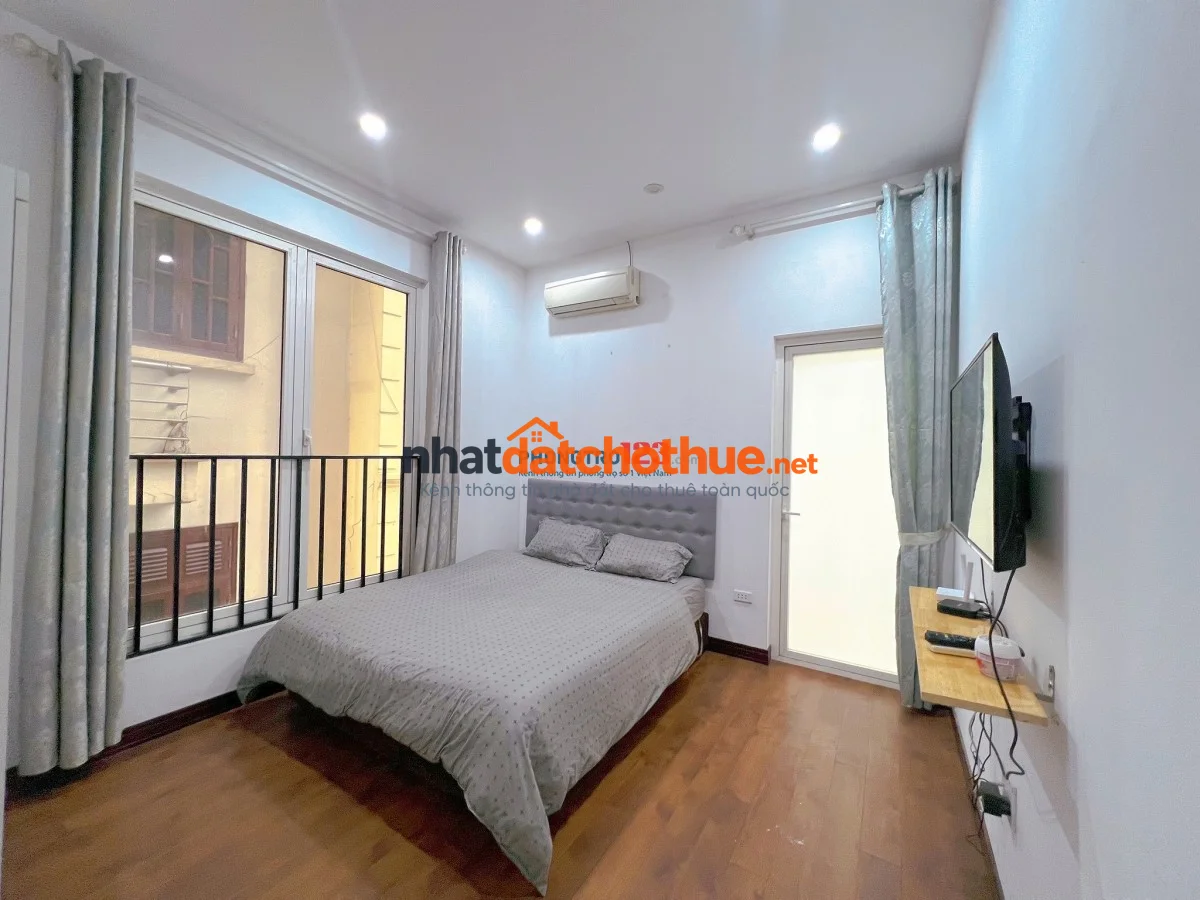 Căn hộ 1 phòng ngủ với balcony, máy giặt riêng tại 228 Âu Cơ 1