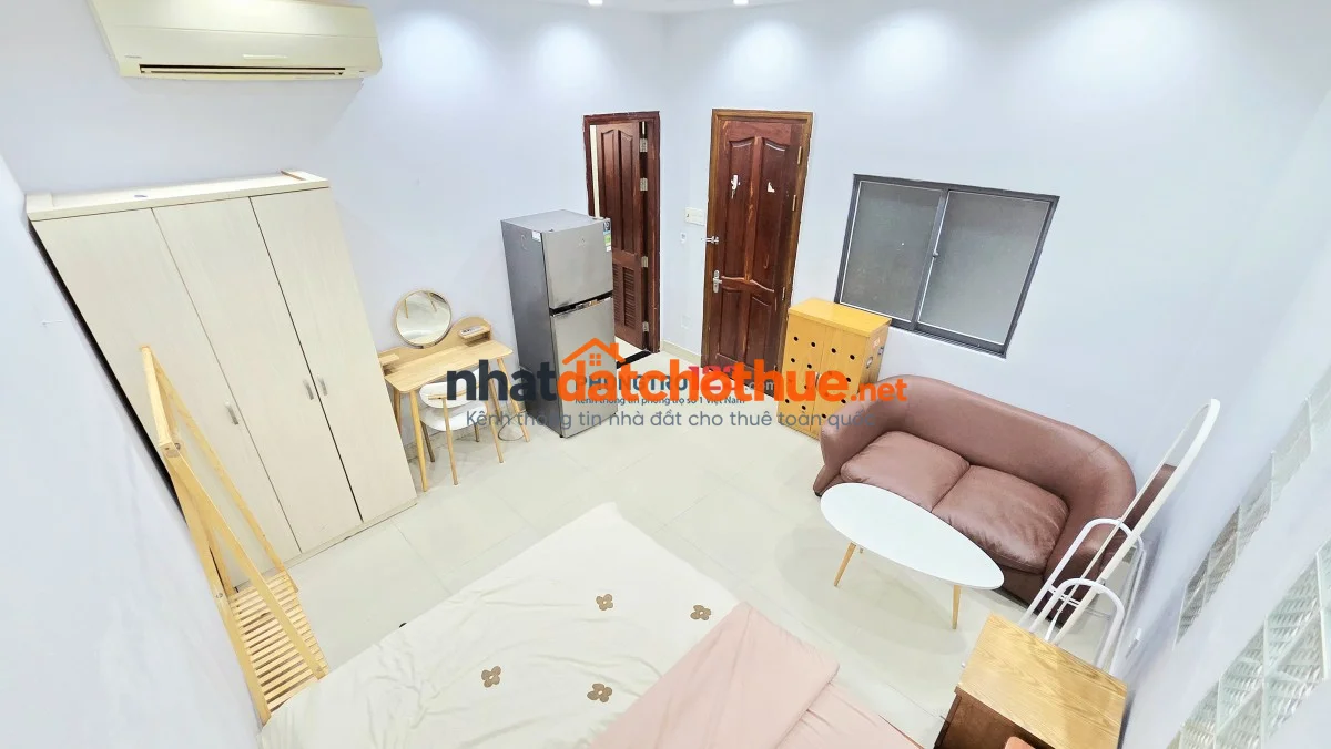CHDV nội thất cao cấp, nệm kymdan, khu bếp riêng, ngay Hàng Xanh, cầu Thị Nghè ! 1
