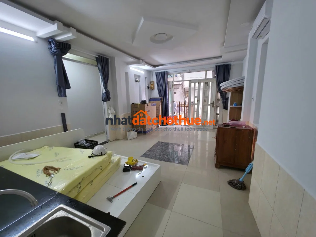 CHO THUÊ 2 PHÒNG LẦU 3, 60m2 (2 P. ngủ + WC+bếp+ban công) và 1 PHÒNG TRỆT MẶT TIỀN TRƯỜNG SA (35m2)