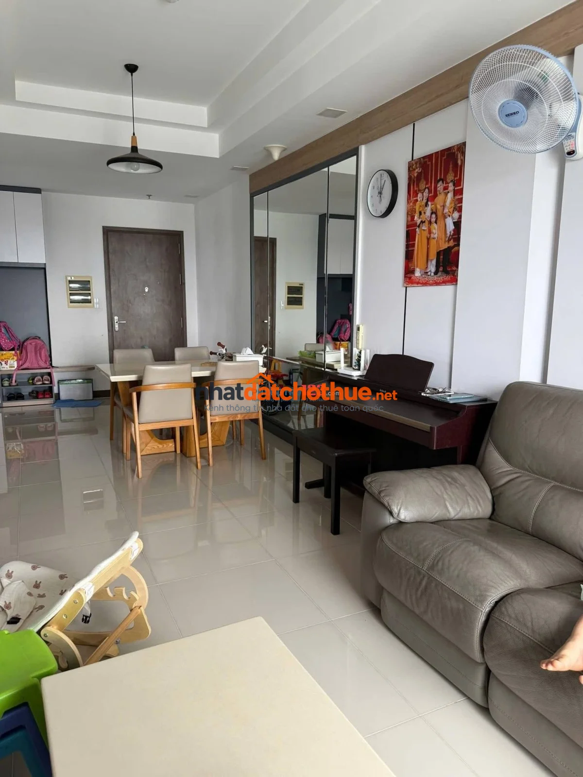 Cho thuê C/c Oriental Plaza, 685 Âu Cơ - Căn 3PN có nội thất giá 13tr/th 1