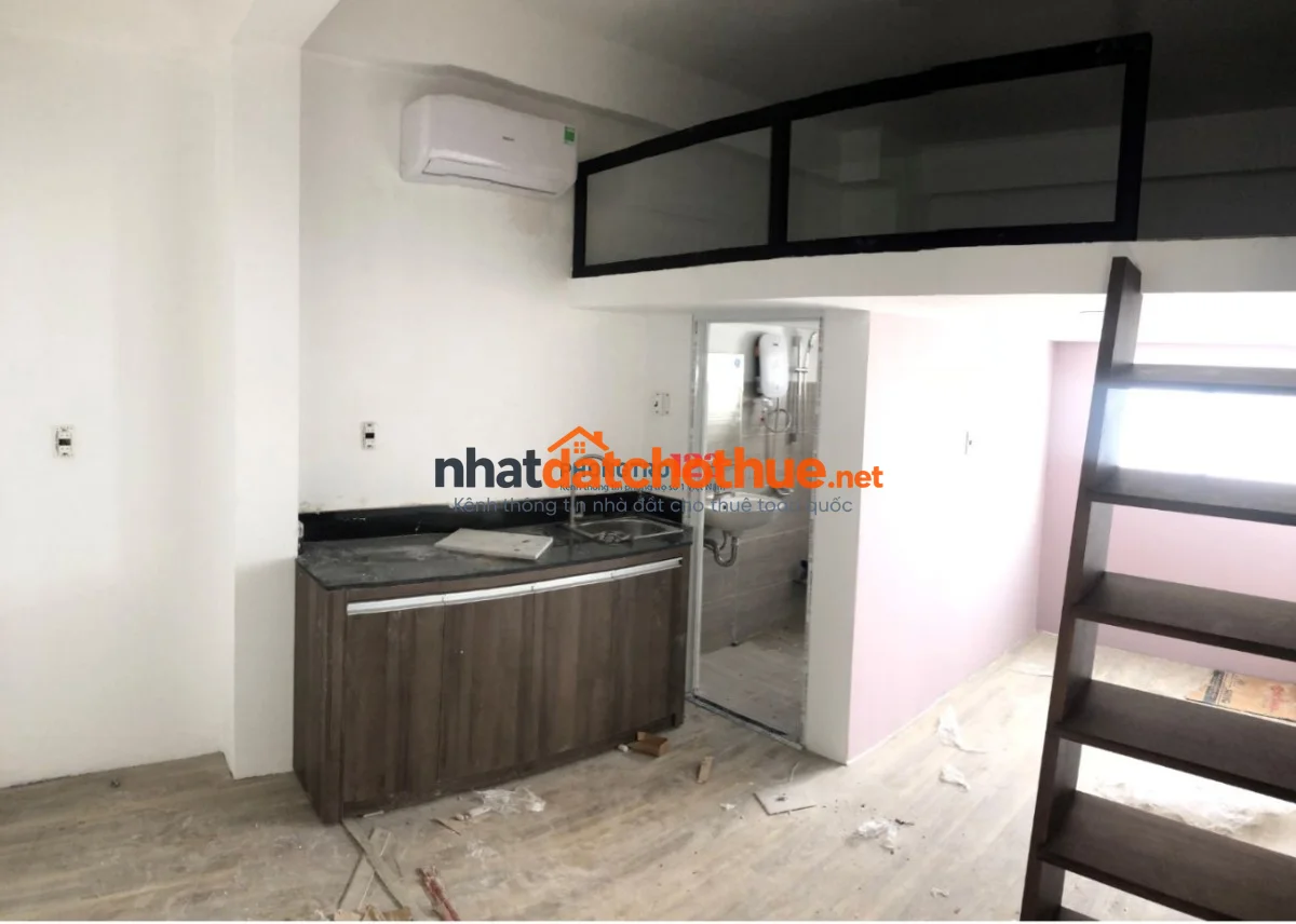 Phòng đang hoàn thiện, gác lửng, máy lạnh, bếp. Gần ĐH Công Nghiệp 1