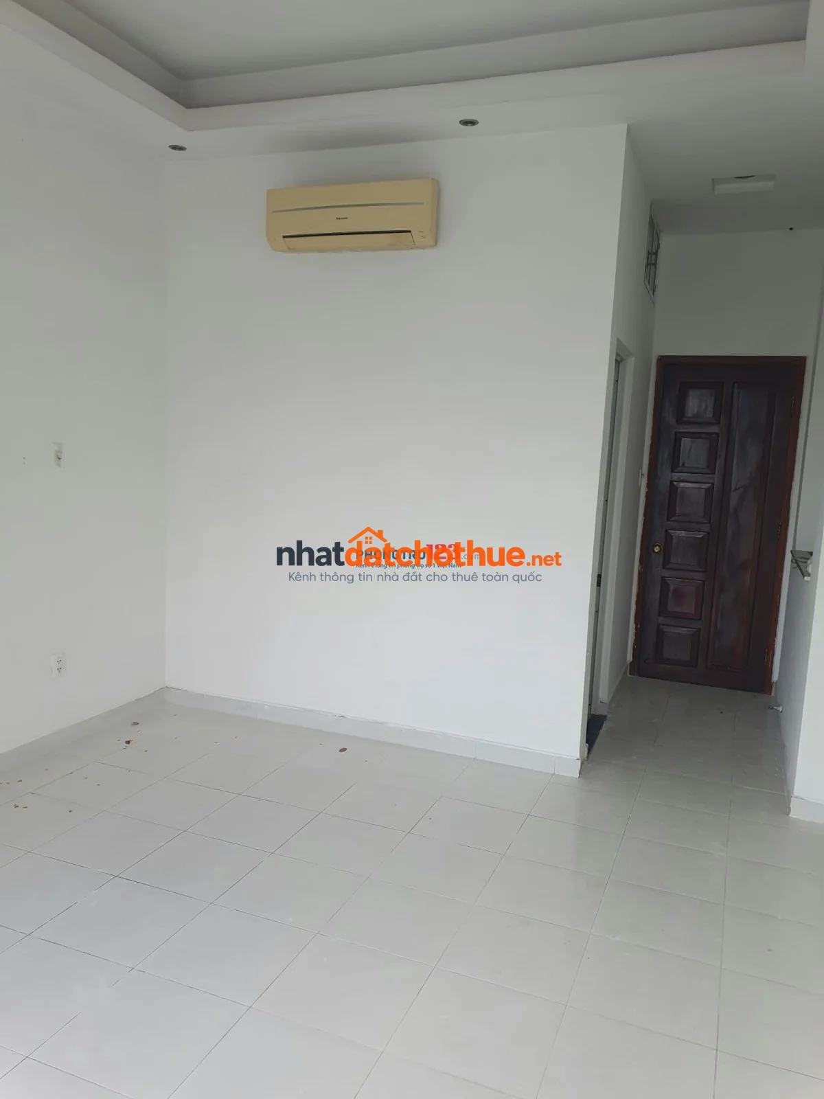 Bên em hiện tại còn 3 phòng cho nữ thuê có thể vào ở ngay