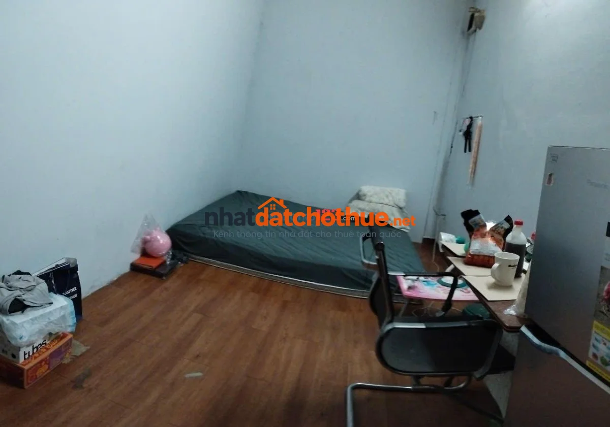 Cho thuê phòng mặt tiền 188 Đinh Bộ Lĩnh, 20m2, NT cơ bản, 3tr
