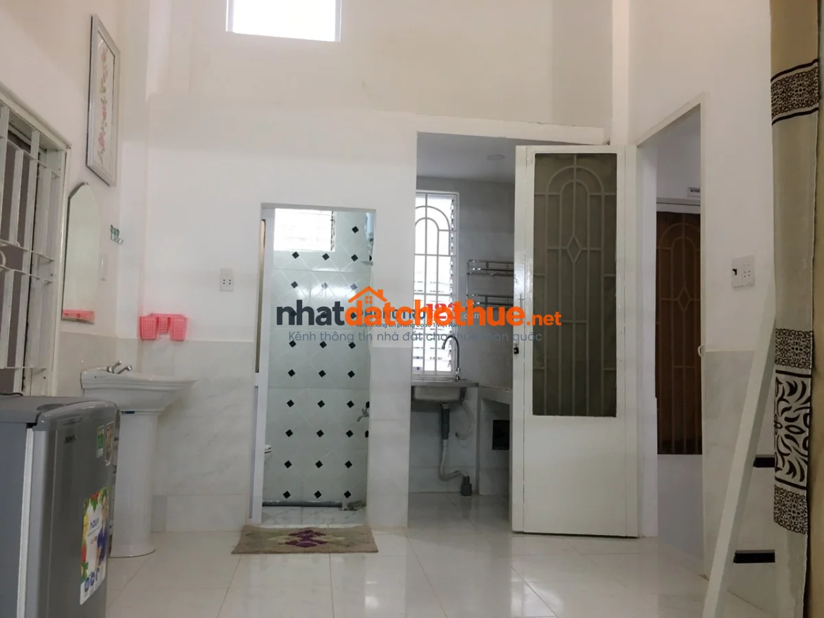 ***PHÒNG RỘNG Q5 - 35m2 - CÓ GÁC RỘNG- Y CHANG HÌNH*** 1
