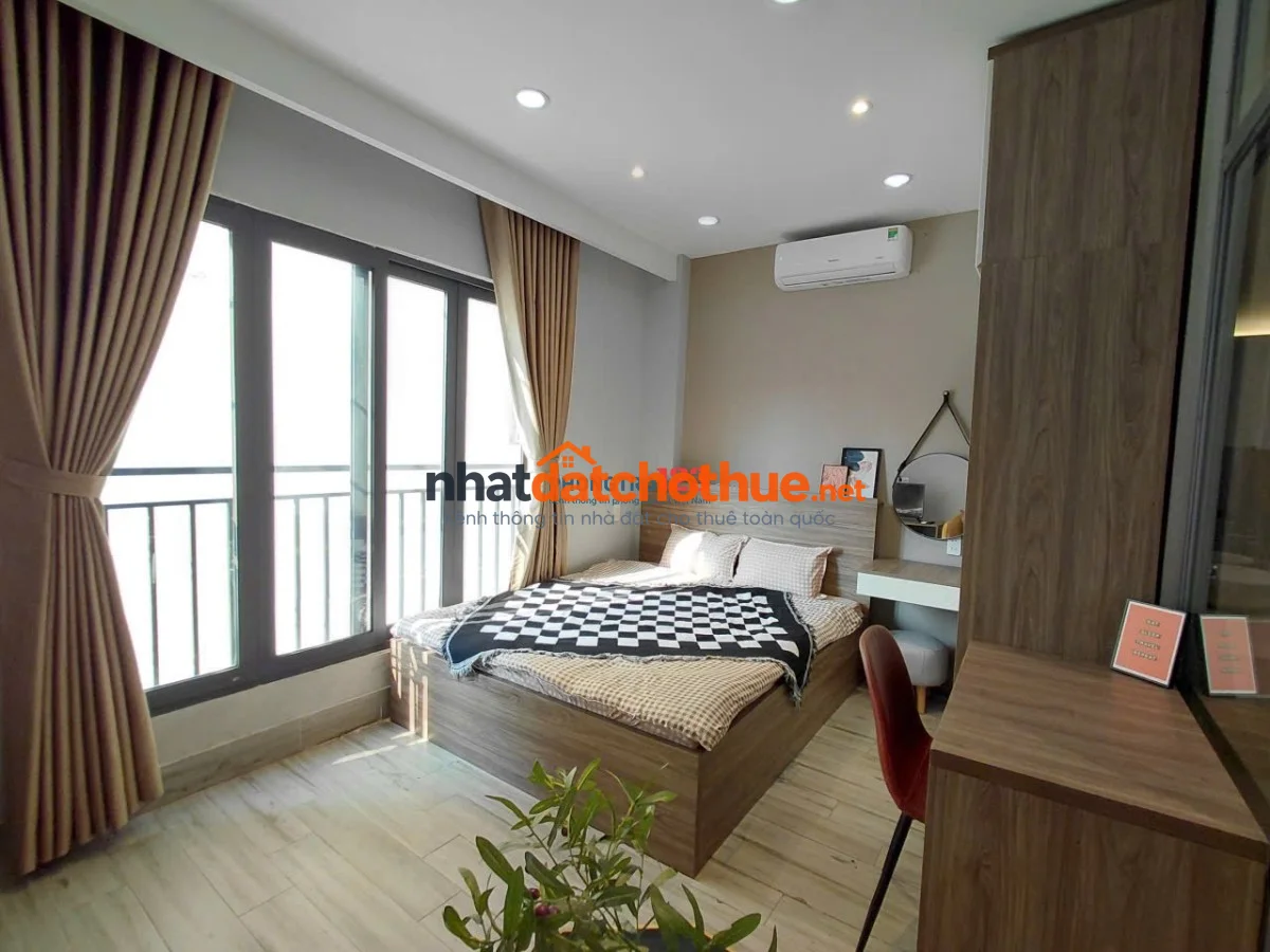 PHÒNG MỚI 40m2 BAN CÔNG THOÁNG SIÊU ĐẸP FULL NỘI THẤT GIÁP QUẬN 1- HỒ VĂN HUÊ, PHÚ NHUẬN