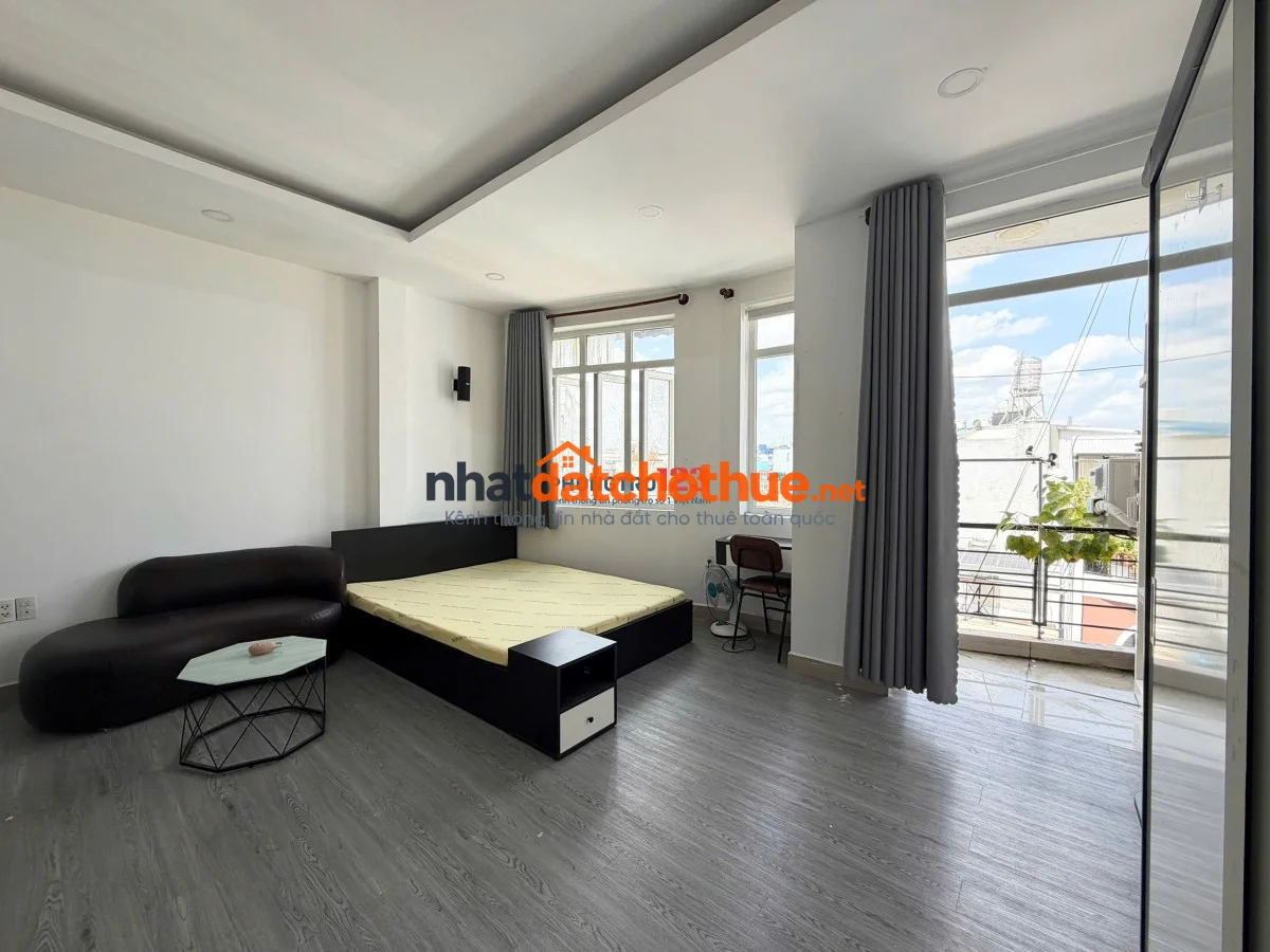 STUDIO SIÊU RỘNG BAN CÔNG THOÁNG – NGUYỄN THƯỢNG HIỀN 1