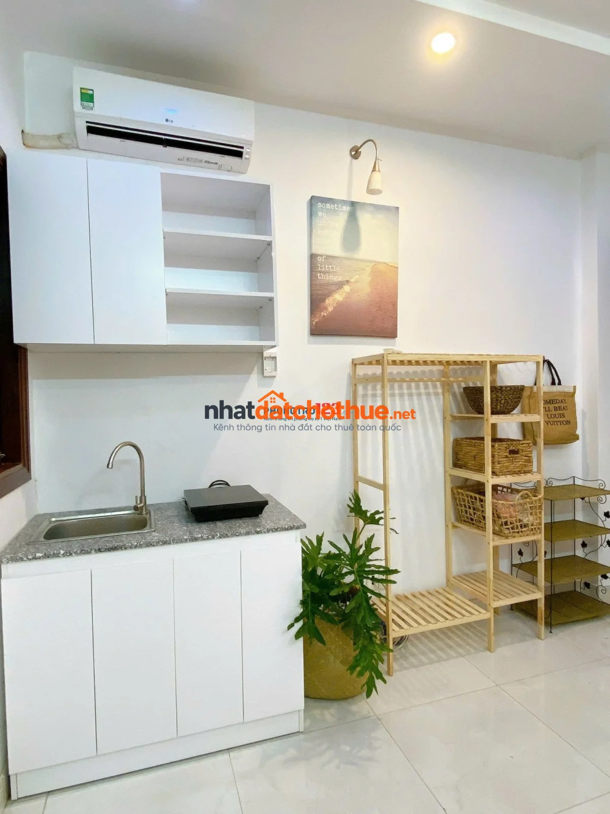Cho thuê căn hộ full nội thất – ngay sát Đại học HUTECH, UEF - Nguyễn Văn Thương Bình Thạnh