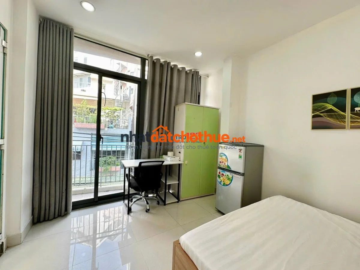 Cho thuê căn hộ ban công thoáng, full nội thất – gần Phan Xích Long - Bùi Văn Thêm, Quận Phú Nhuận 1