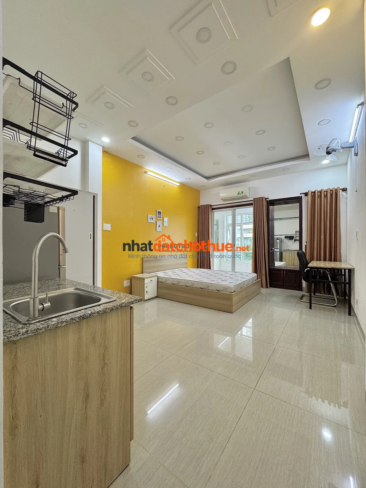 Cho thuê phòng có balcony full nội thất đi bộ ra Metro Văn Thánh - Landmark 81 - cầu Ba Son 1
