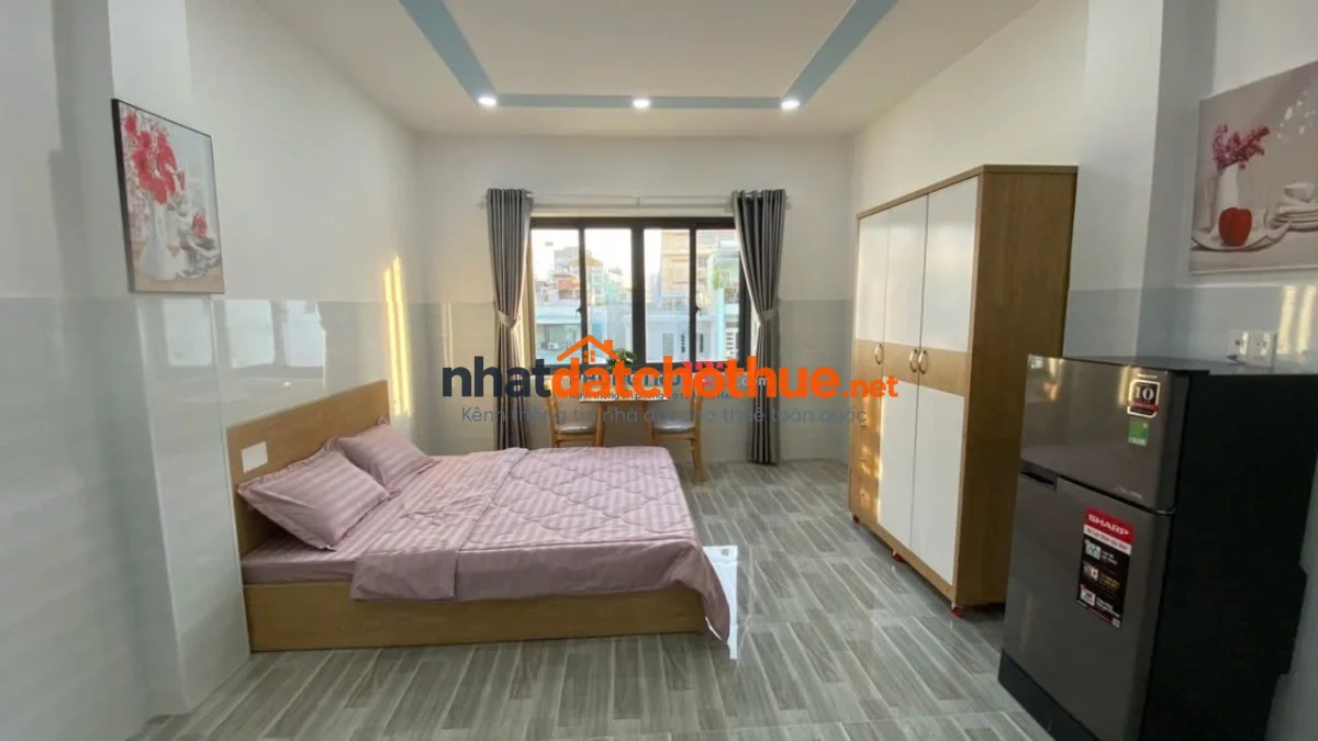 Cho thuê căn hộ cửa sổ trời gần đại học Ngoại Thương Ung Văn Khiêm Bình Thạnh 1