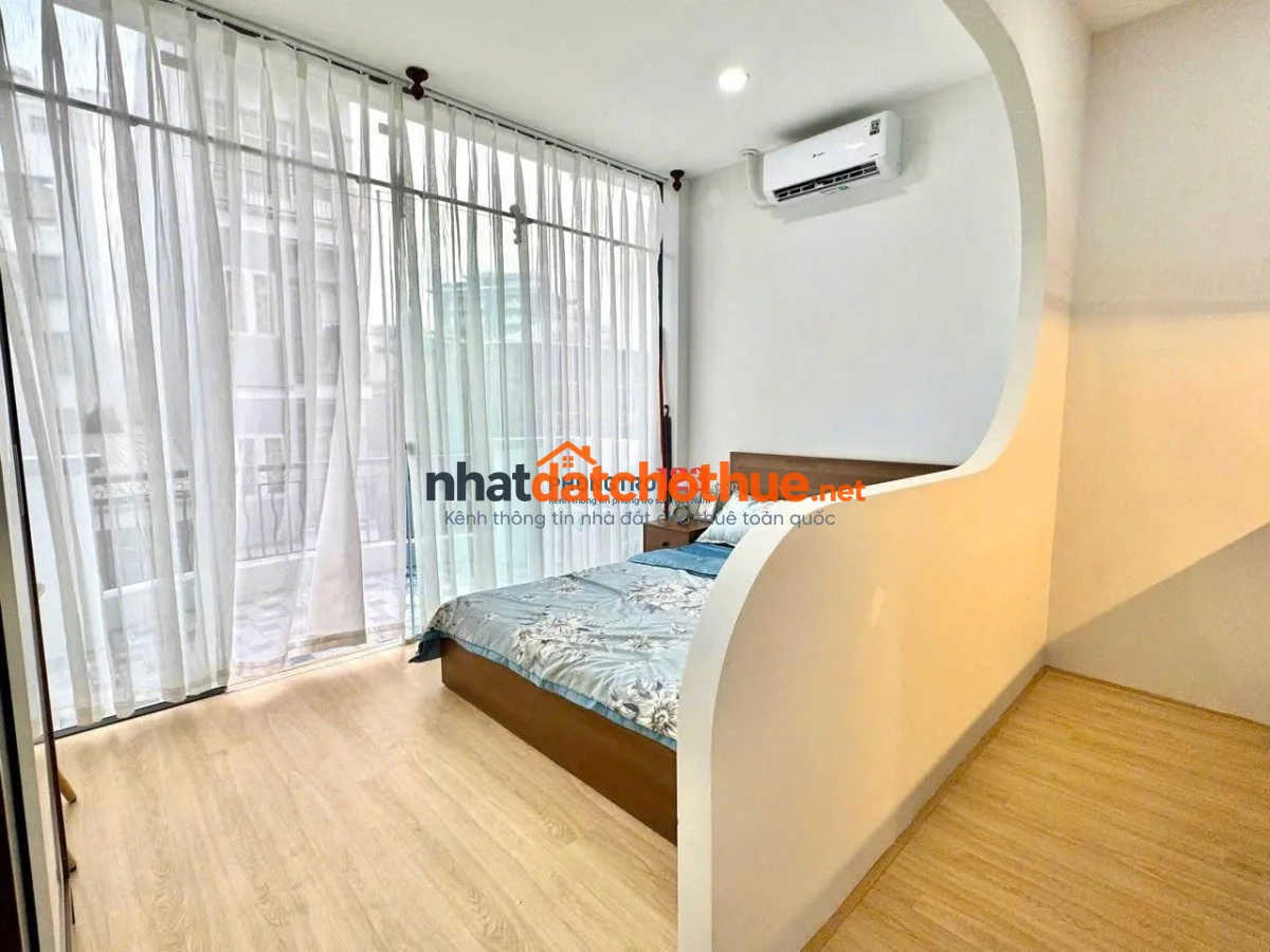 CHO THUÊ CĂN HỘ BAN CÔNG SIÊU RỘNG, MÁY GIẶT RIÊNG TẠI NGUYỄN KIỆM , PHÚ NHUẬN GẦN SÂN BAY TÂN NHẤT