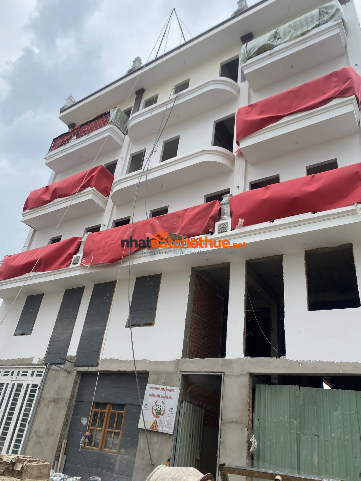 KHAI TRƯƠNG TOÀ NHÀ CHDV GẦN HUFLIT HM- HUIT- GTVT- CVPMQT- KCNTB- LCN VĨNH LỘC