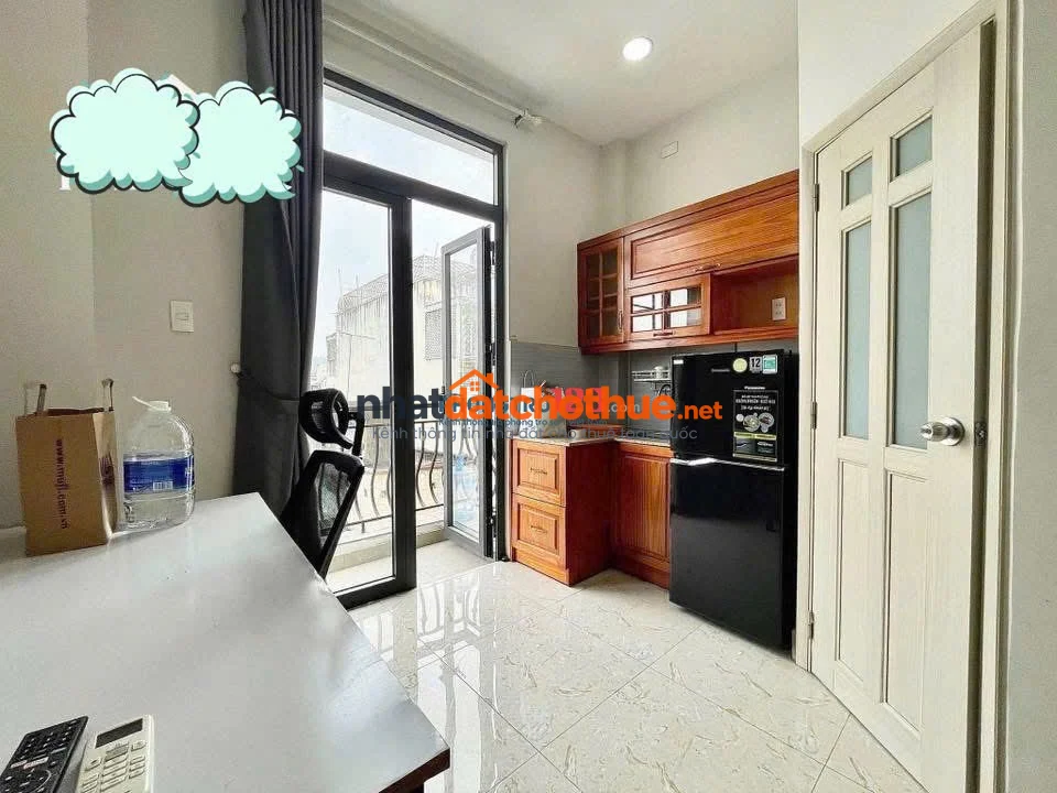 CHO THUÊ CĂN HỘ CÓ CÁC , TÁCH BẾP , BAN CÔNG THOÁNG TẠI PHÓ ĐỨC CHÍNH , BÌNH THẠNH GẦN CHỢ BÀ CHIỂU