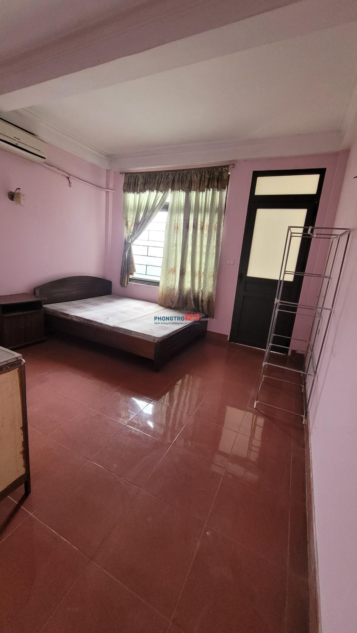 Cho thuê phòng trọ có máy lạnh, thang máy tại 649 Lĩnh Nam