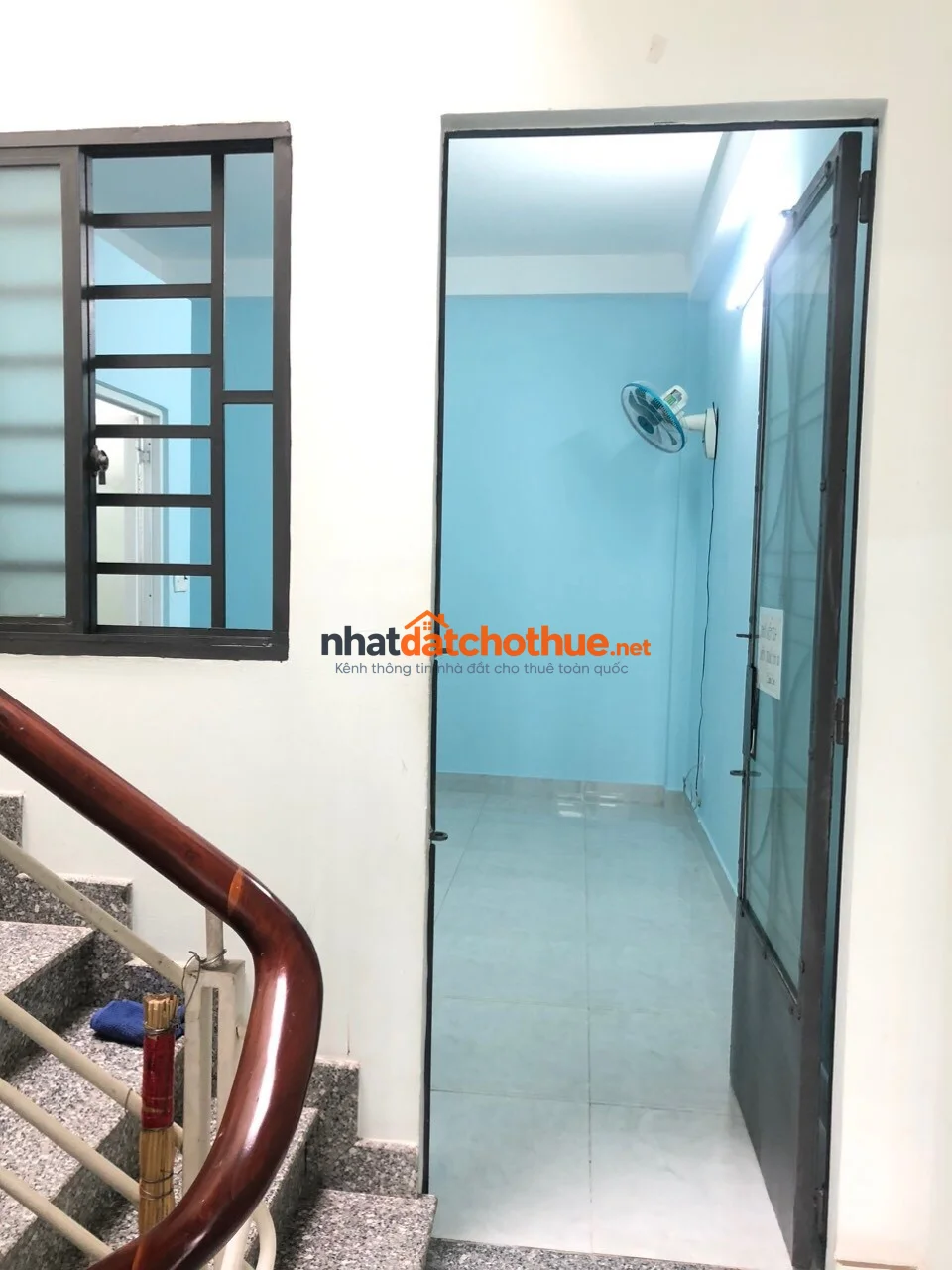 Phòng trọ có máy lạnh, tủ lạnh, máy nước nóng, máy giặt chung